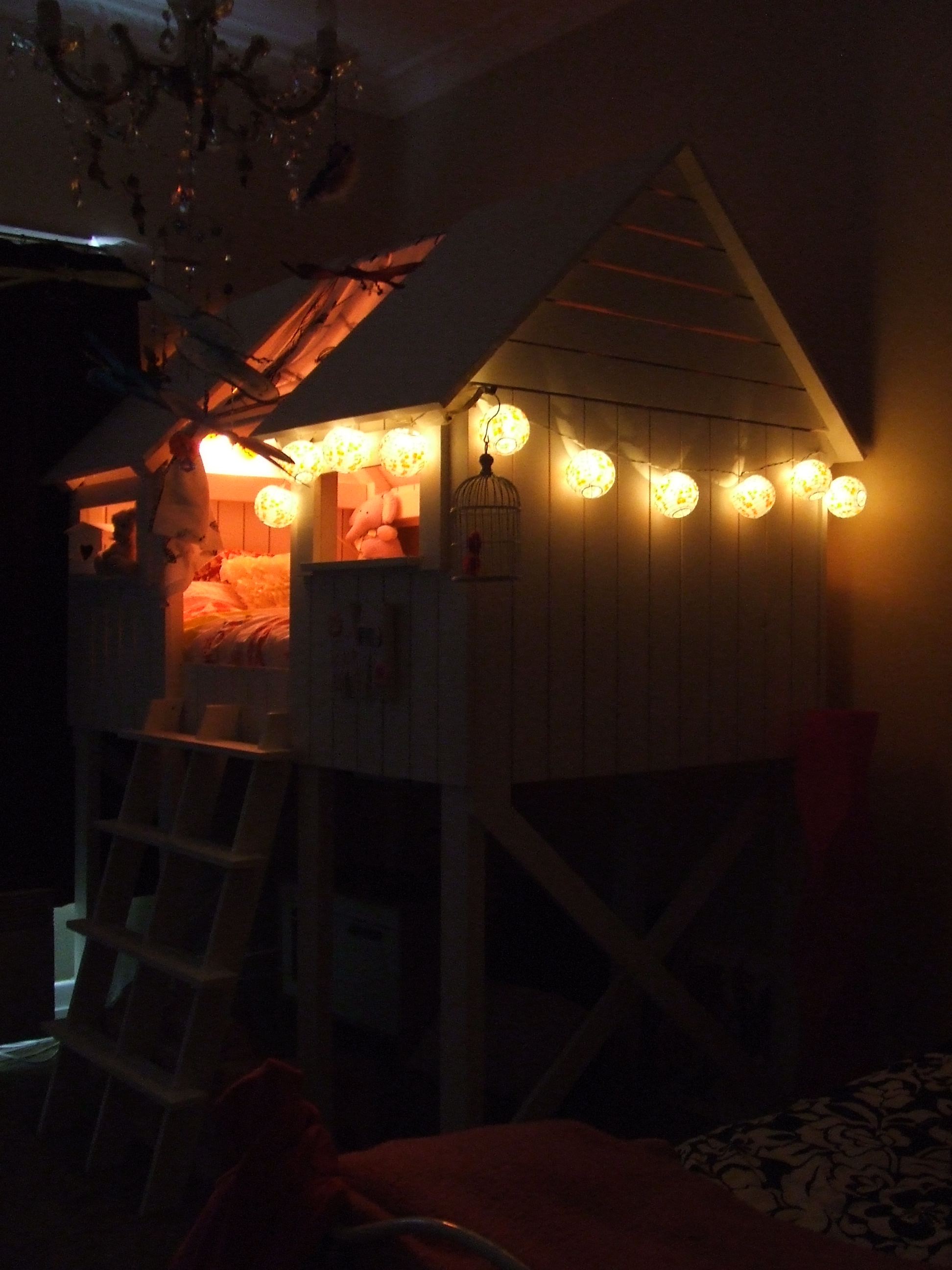 Ana White beach hut bed DIY Projects